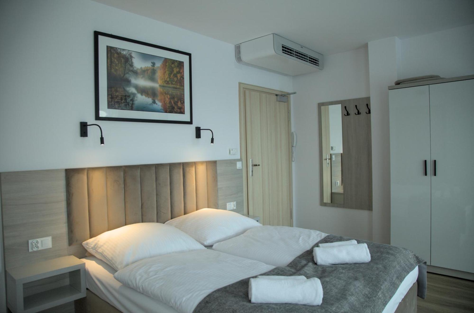 Hotel I Apartamenty Gorzelanny Dźwirzyno Buitenkant foto