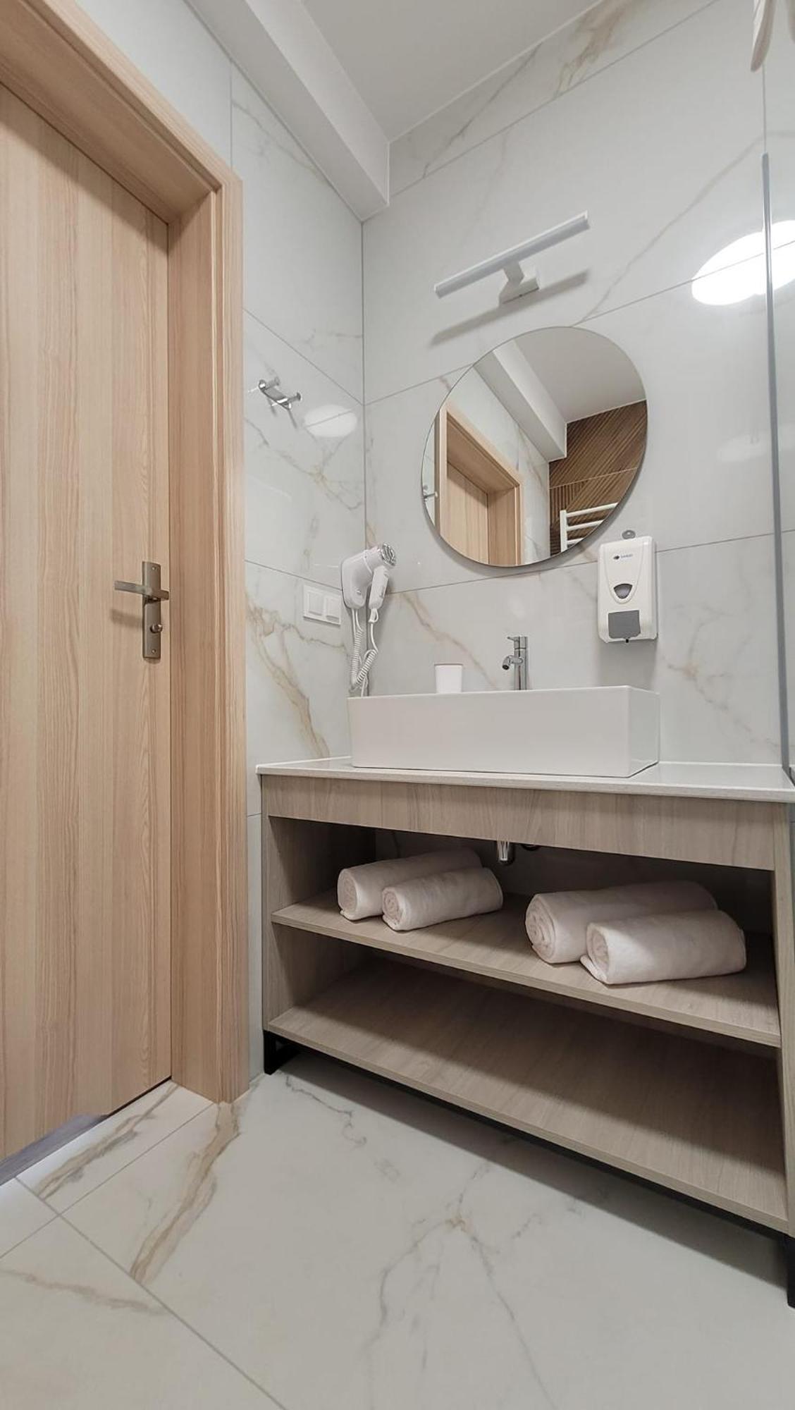 Hotel I Apartamenty Gorzelanny Dźwirzyno Buitenkant foto