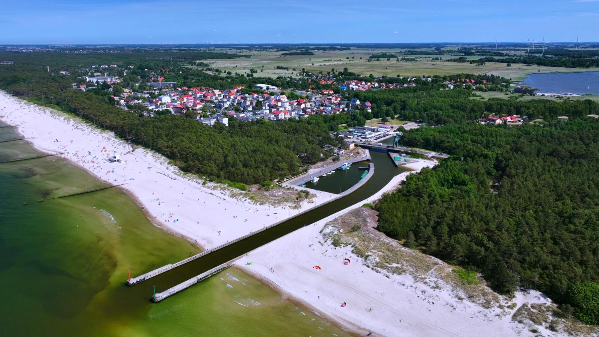 Hotel I Apartamenty Gorzelanny Dźwirzyno Buitenkant foto
