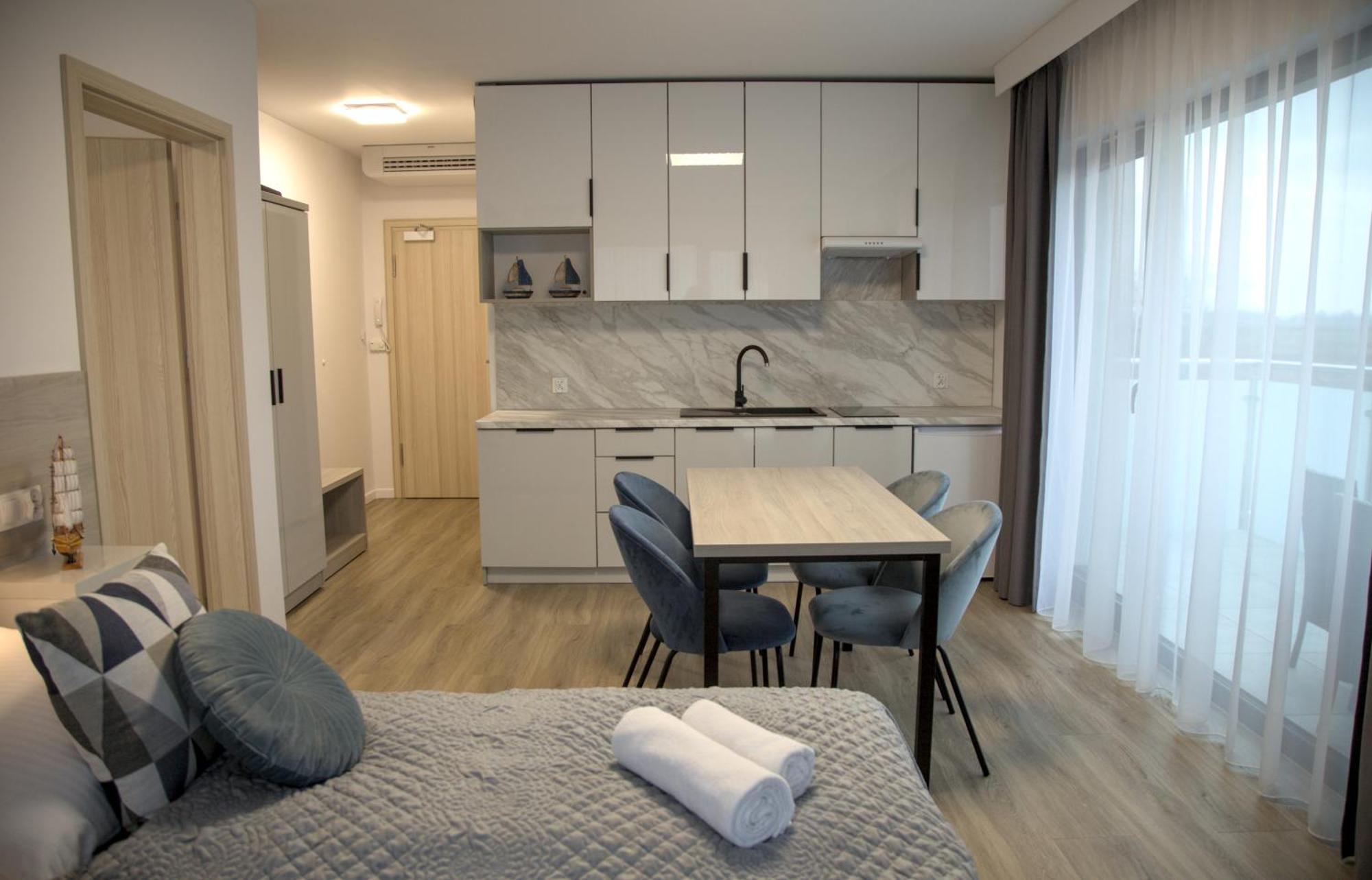 Hotel I Apartamenty Gorzelanny Dźwirzyno Buitenkant foto